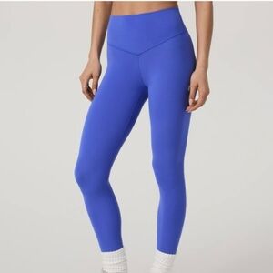 NWT Vuori All The Form Leggings Medium IRIS